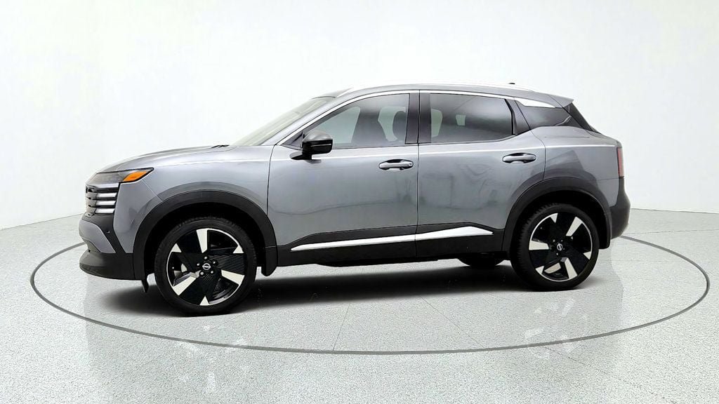 Used 2026 Nissan Kicks SR FWD image 8