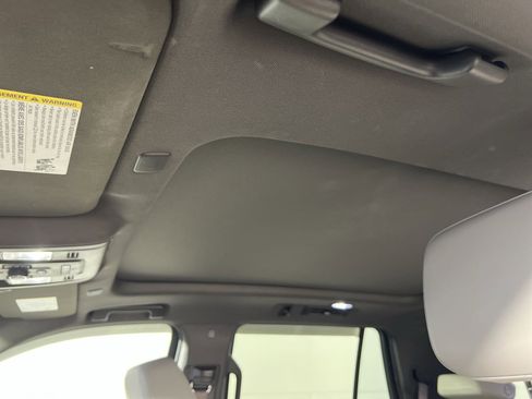 Used 2021 Chevrolet Tahoe Z71 w/ Z71 Off-Road Package image 24