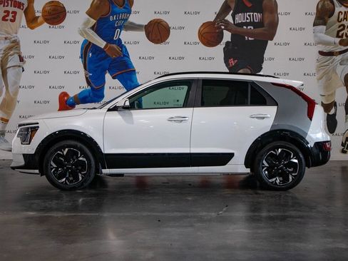 New 2023 Kia Niro Wave image 18