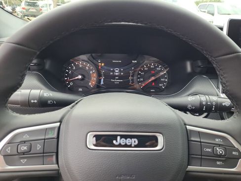 New 2026 Jeep Compass Latitude AWD/4WD image 10
