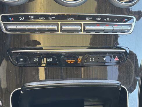 Used 2021 Mercedes-Benz GLC 300 image 34