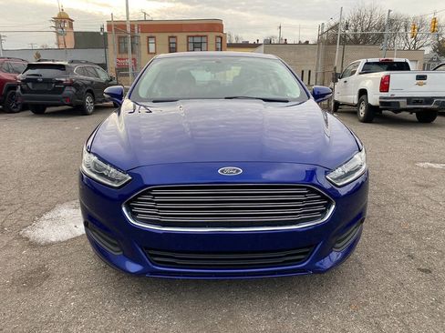 Used 2016 Ford Fusion SE FWD image 3