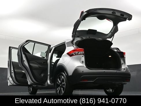 Used 2020 Nissan Kicks SV FWD image 34