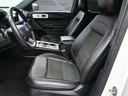 Used 2023 Ford Explorer ST-Line w/ Class IV Trailer Tow Package image 25