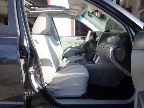 Used 2010 Subaru Forester 2.5X Premium image 26