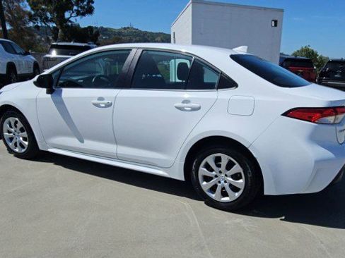 Used 2025 Toyota Corolla LE image 6