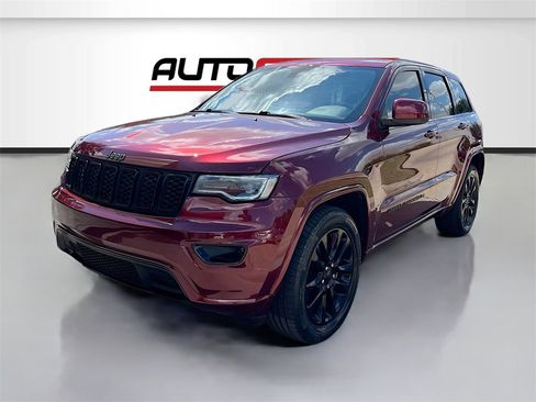 Used 2022 Jeep Grand Cherokee Laredo X image 3