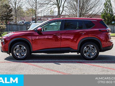 Used 2025 Nissan Rogue SV image 10