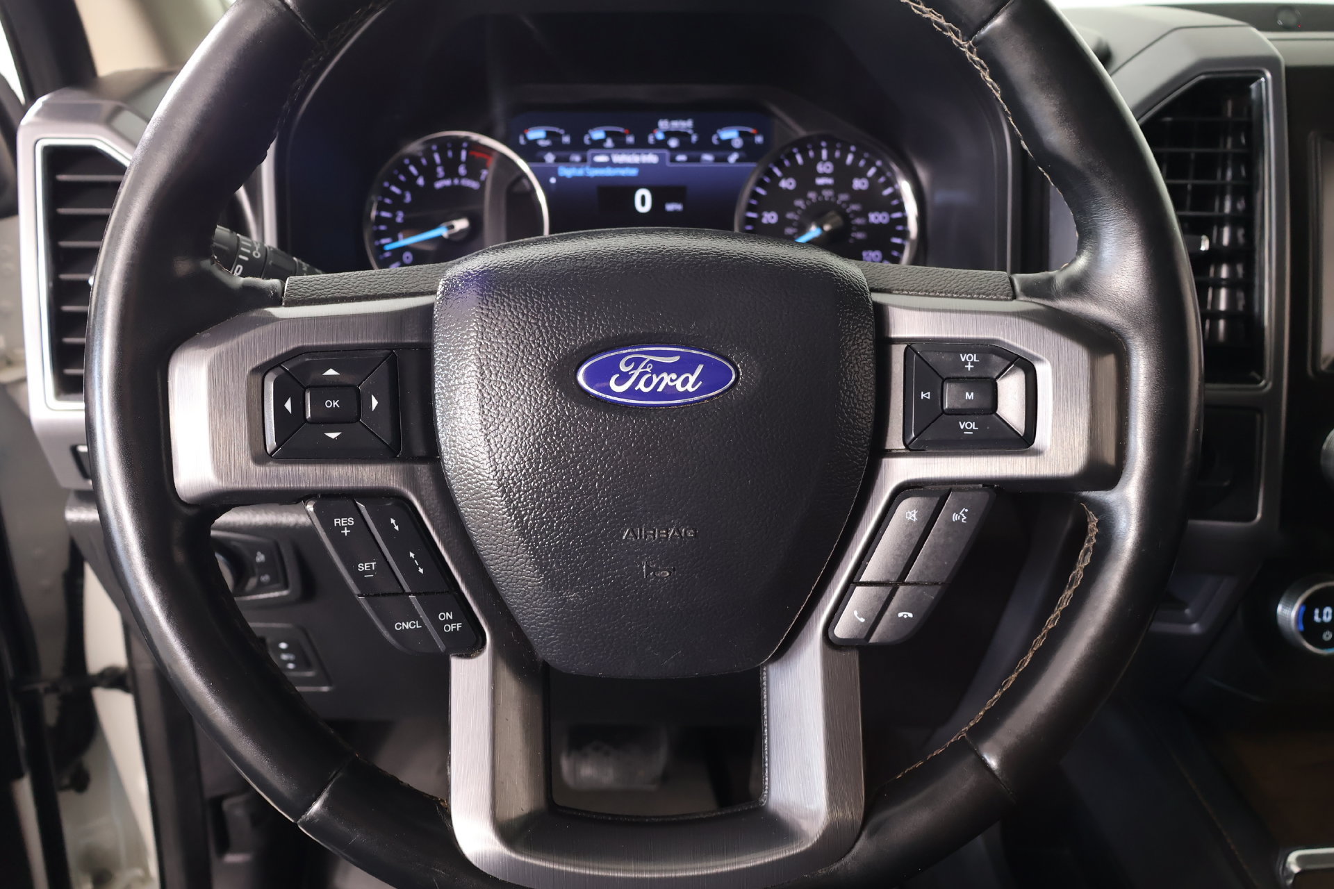 Used 2021 Ford Expedition Platinum AWD/4WD image 3