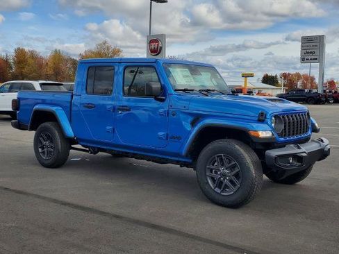 New 2026 Jeep Gladiator Sport image 2