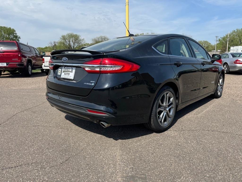 Used 2017 Ford Fusion SE w/ Equipment Group 601A FWD image 6