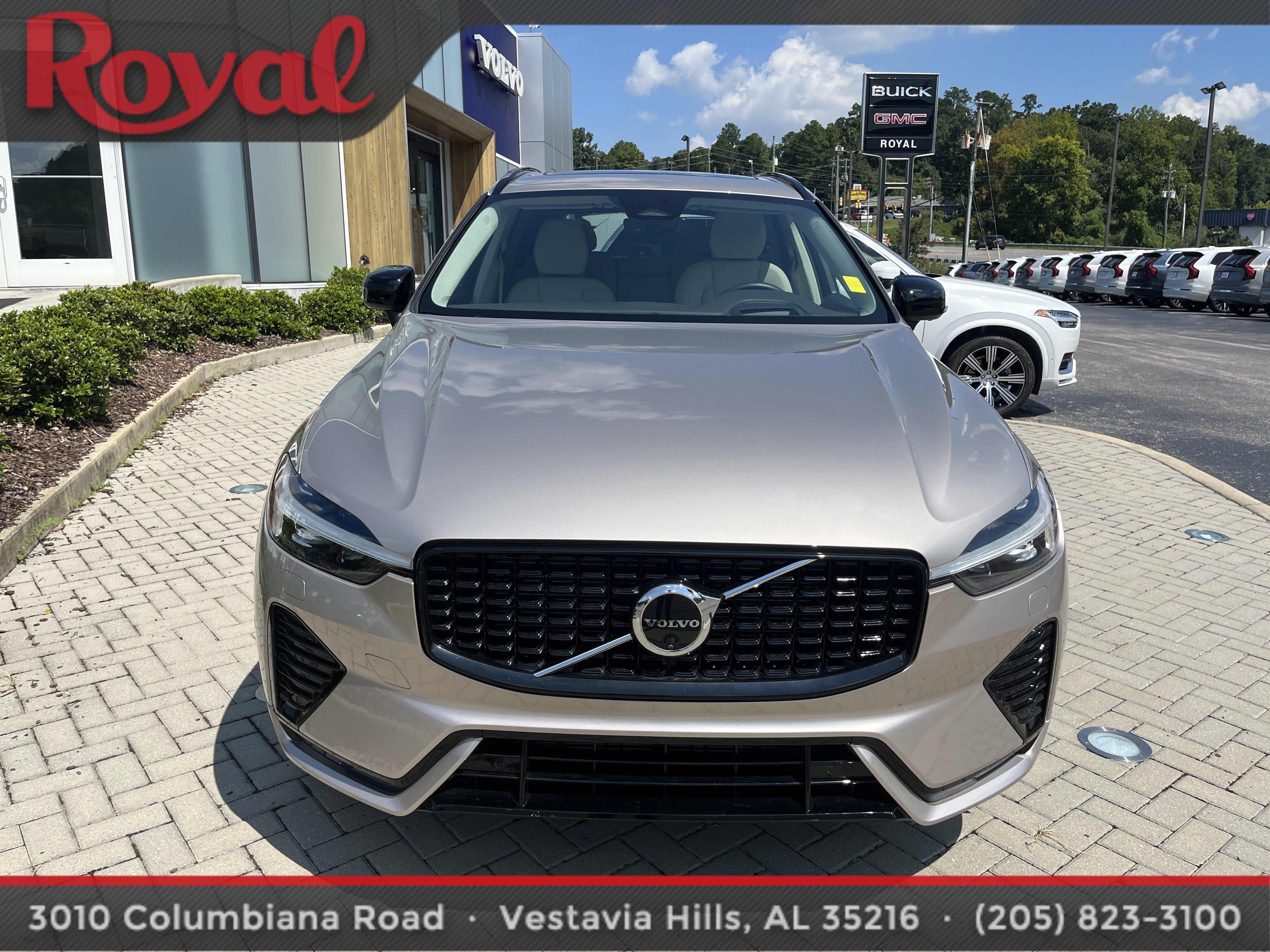 Certified 2025 Volvo XC60 B5 Ultra w/ Protection Package Premier AWD/4WD image 7