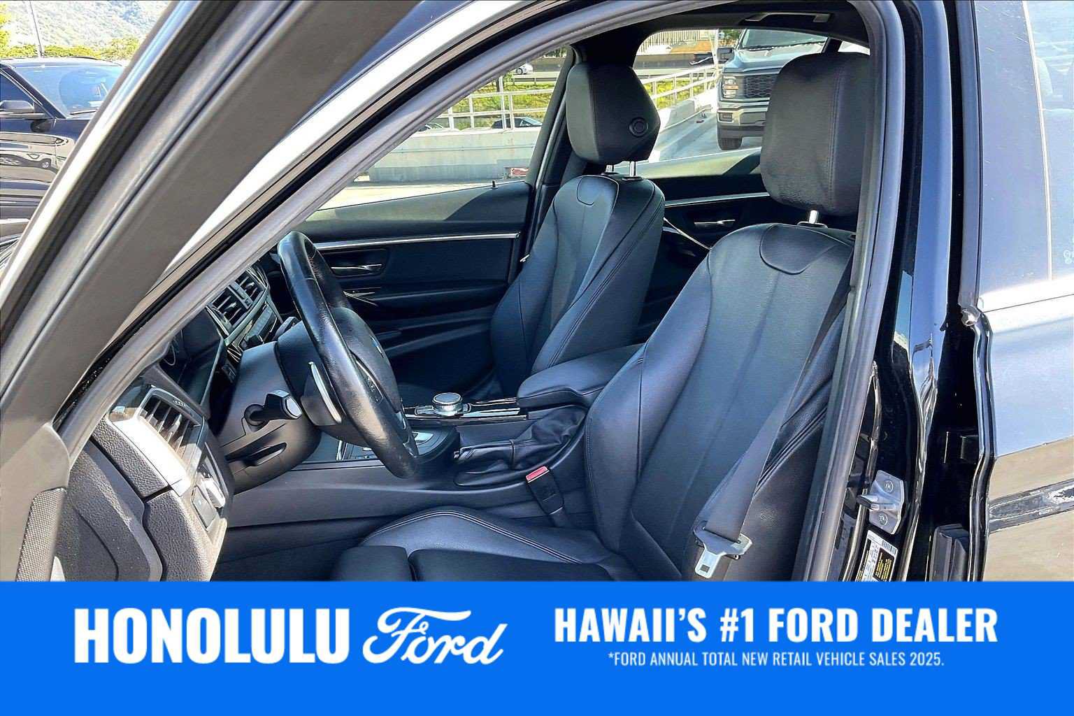 Used 2018 BMW 330i Sedan w/ Convenience Package RWD image 11