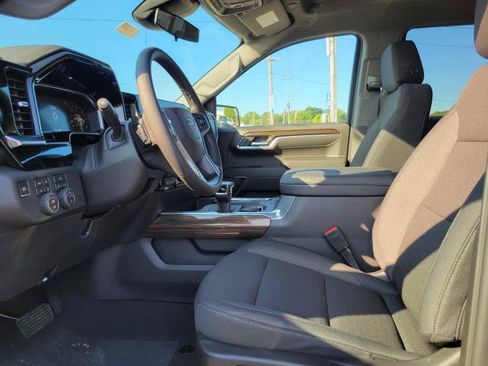 New 2026 Chevrolet Silverado 1500 LT Trail Boss w/ LPO, Dark Essentials Package AWD/4WD image 8