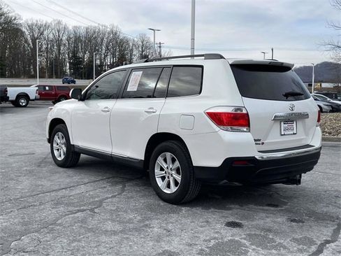 Used 2013 Toyota Highlander Plus image 3