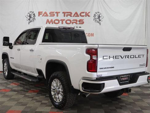 Used 2022 Chevrolet Silverado 2500 High Country w/ LPO, Dark Essentials Package image 4