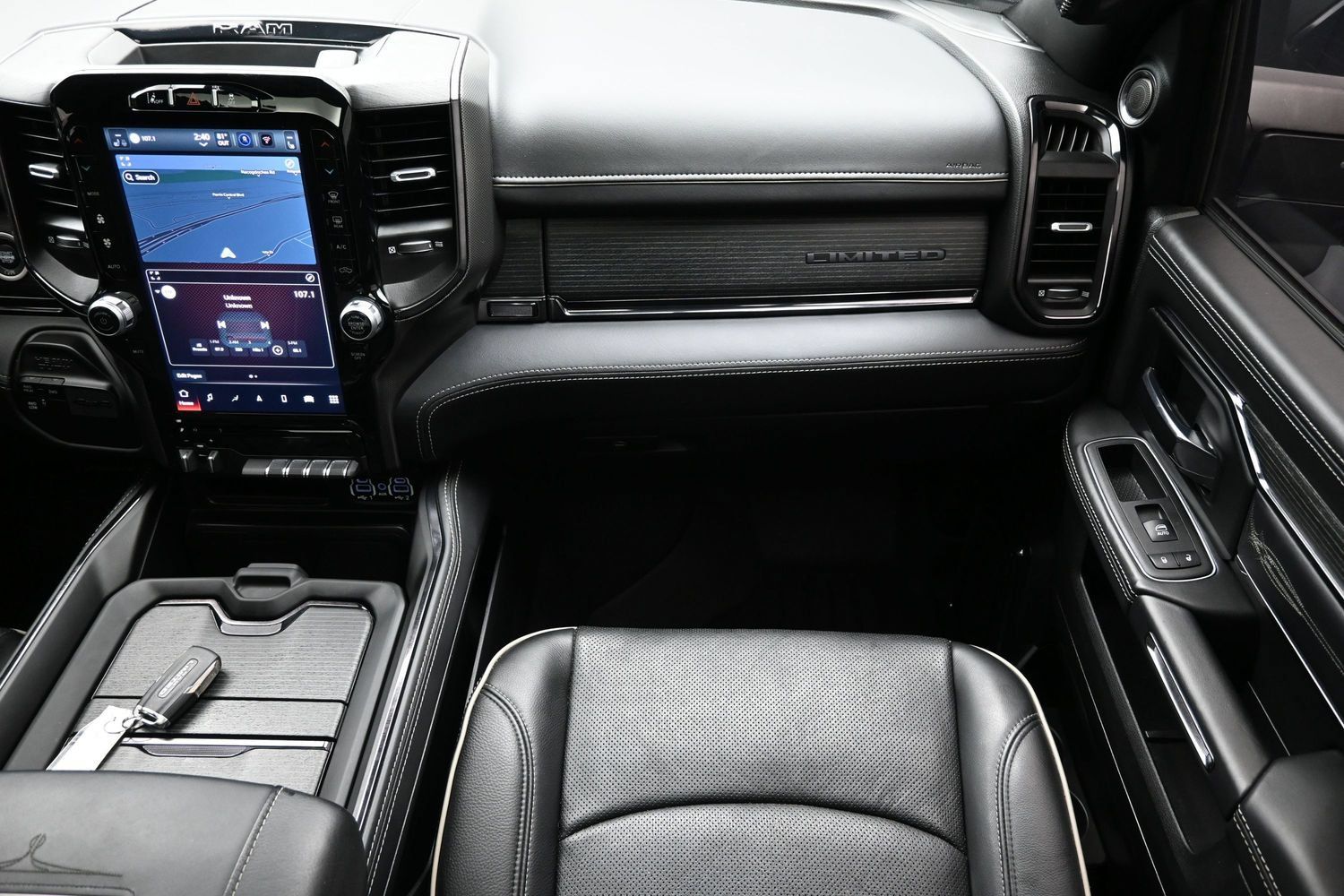Used 2024 RAM 2500 Limited AWD/4WD image 39