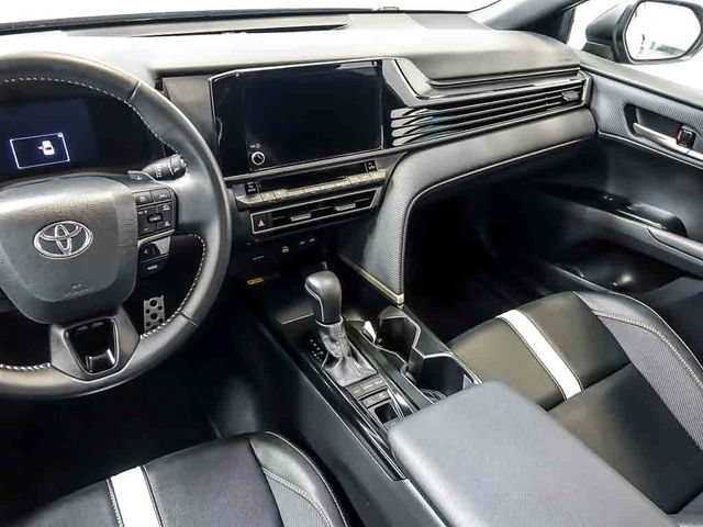 Used 2025 Toyota Camry SE FWD image 17