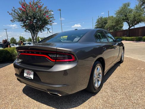 Used 2020 Dodge Charger SXT RWD image 9