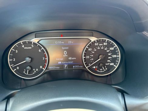 Used 2025 Nissan Altima 2.5 SV FWD image 13