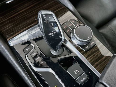 Used 2018 BMW 530i xDrive AWD/4WD image 17