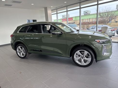 New 2025 Audi Q5 Premium Plus image 1
