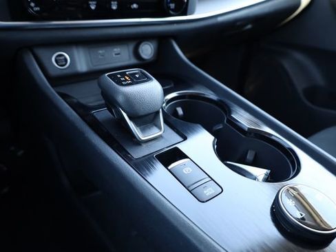 Used 2023 Nissan Rogue S image 24