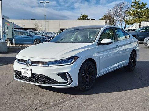 New 2026 Volkswagen Jetta SE image 4