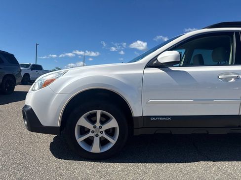 Used 2014 Subaru Outback 2.5i Premium AWD/4WD image 6