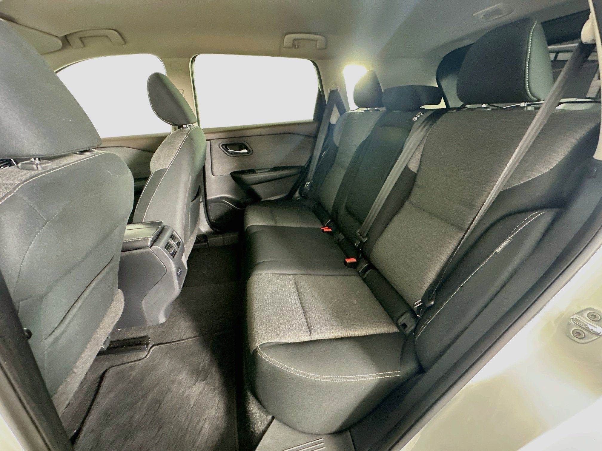 Used 2021 Nissan Rogue SV FWD image 27