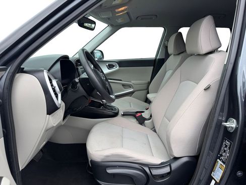 Used 2022 Kia Soul LX FWD image 10