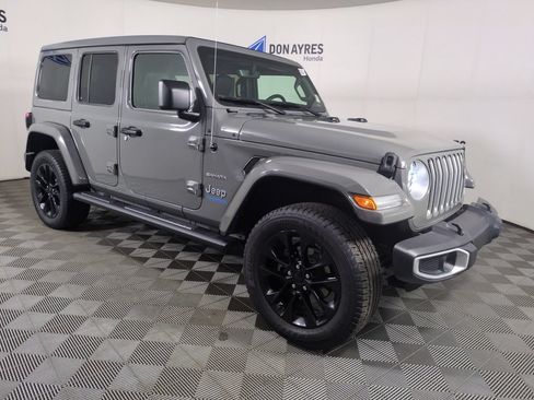 Used 2021 Jeep Wrangler Unlimited Sahara w/ Cold Weather Group AWD/4WD image 10