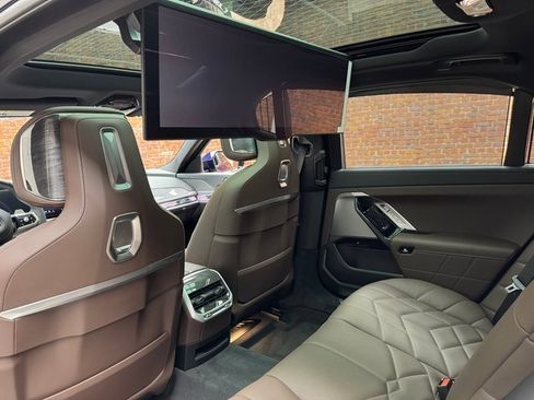 Used 2026 BMW 740i xDrive image 25