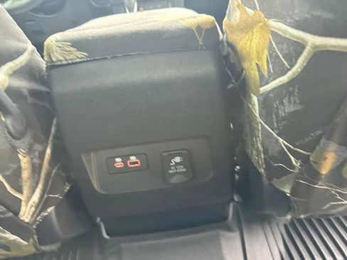 Used 2024 Nissan Frontier SV w/ SV Convenience Package AWD/4WD image 13