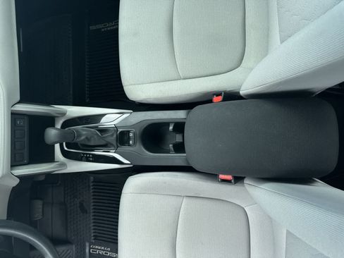 Used 2025 Toyota Corolla Cross L FWD image 19