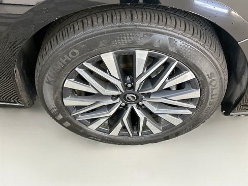 Used 2025 Nissan Altima 2.5 SV FWD image 11