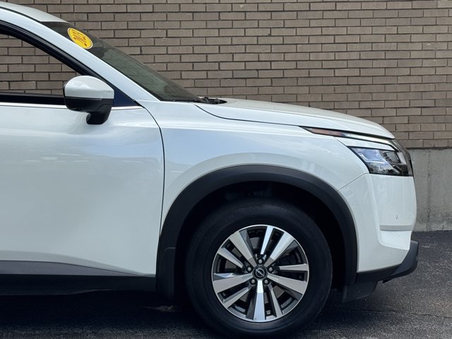 Used 2023 Nissan Pathfinder SL AWD/4WD image 6