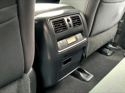 Used 2020 Nissan Pathfinder S FWD image 34
