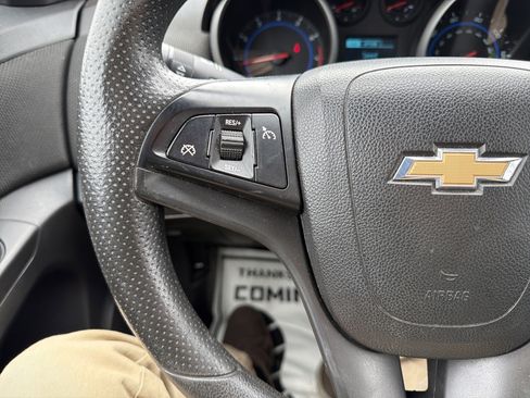 Used 2016 Chevrolet Cruze LT FWD image 18