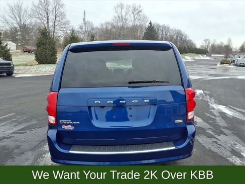 Used 2018 Dodge Grand Caravan SE w/ UConnect Hands-Free Group image 5