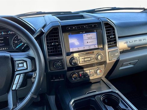 Used 2019 Ford F350 XLT w/ XLT Premium Package image 6