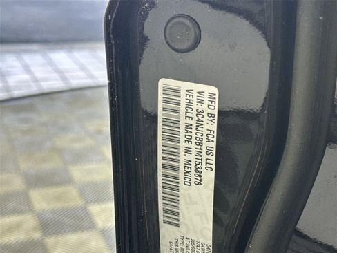 Used 2021 Jeep Compass Latitude image 30