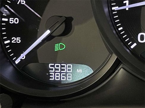 Certified 2025 Porsche Macan image 97