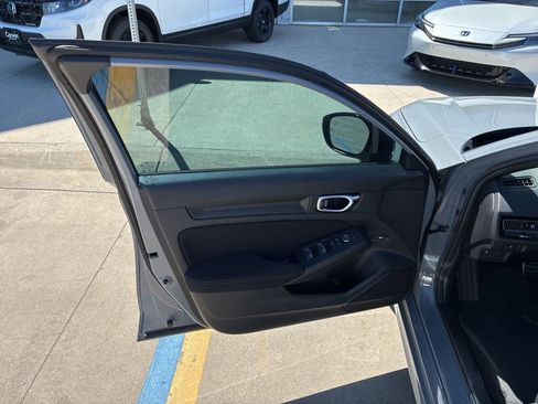Used 2025 Honda Civic Sport image 13