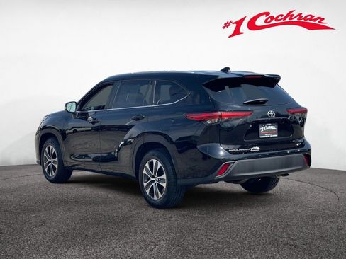 Used 2023 Toyota Highlander XLE FWD image 26