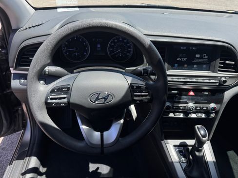 Used 2020 Hyundai Elantra SEL w/ Cargo Package (C1) FWD image 12