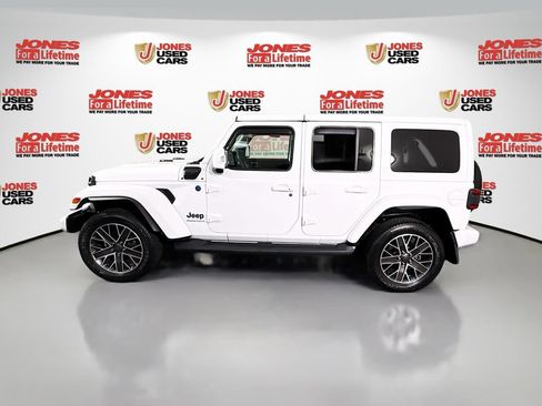 Used 2023 Jeep Wrangler Unlimited Sahara AWD/4WD image 13