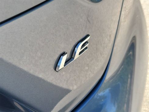 Used 2025 Toyota Corolla LE image 7