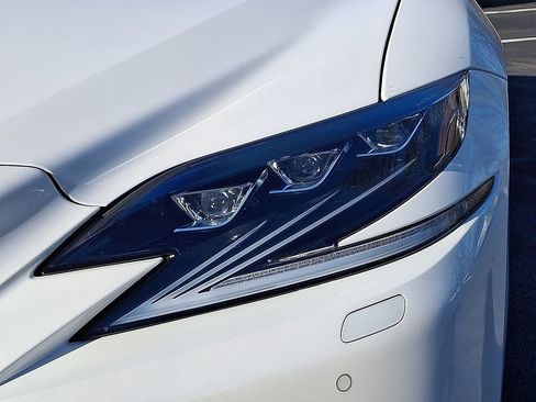 Certified 2020 Lexus LS 500 AWD w/ Interior Upgrade Package image 10