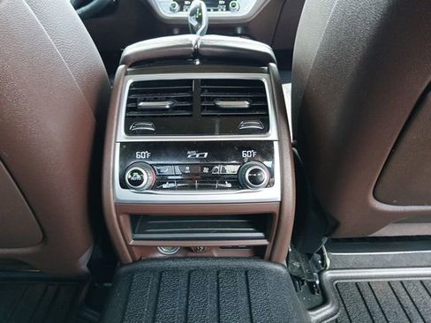 Used 2021 BMW 740i xDrive image 13